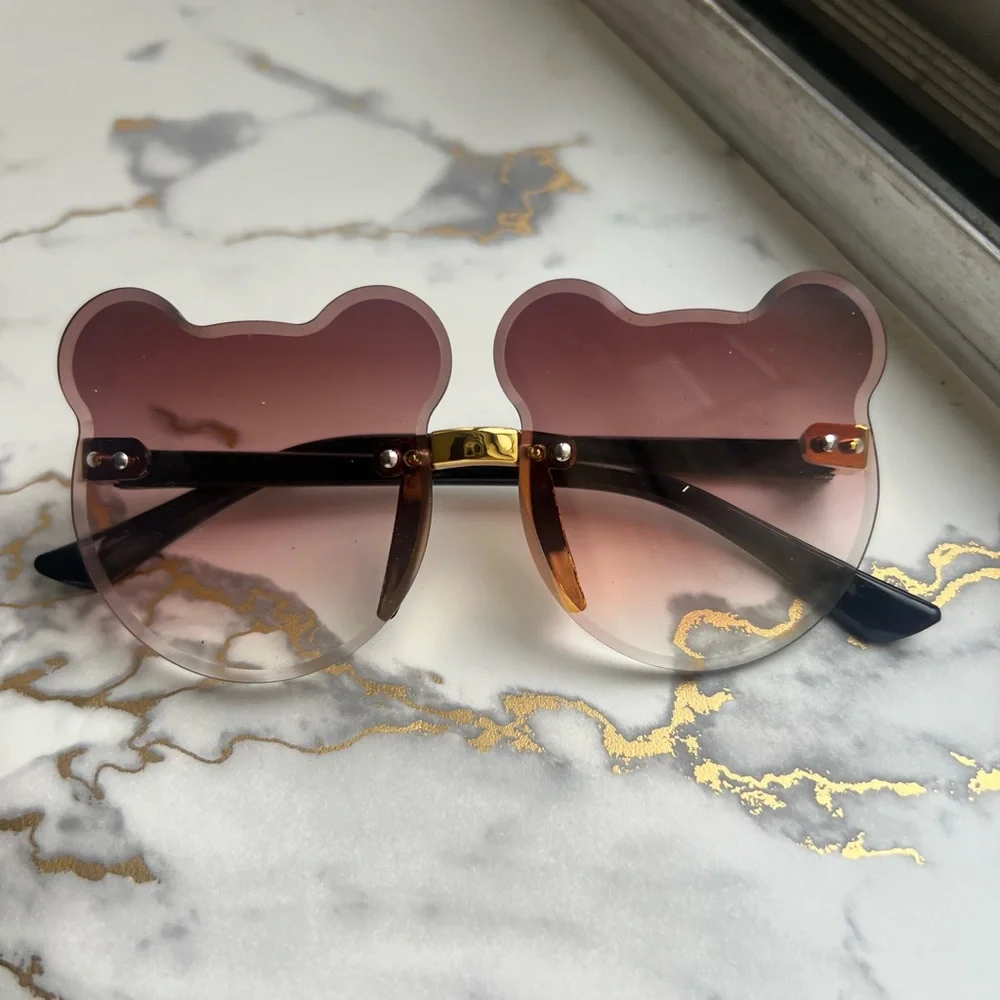 Bear-Shaped Gradient Sunglasses - Picture 2 of 4